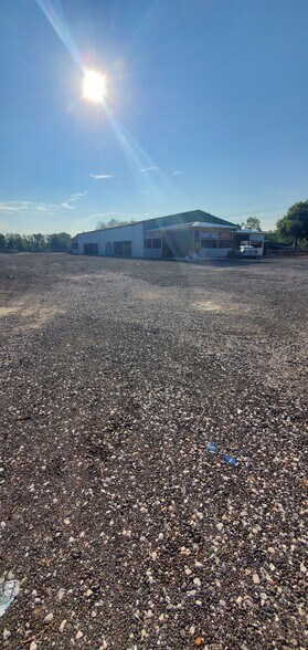 9611 Gaines Rd, Sugar Land, TX à vendre - Photo principale – Image 1 sur 11