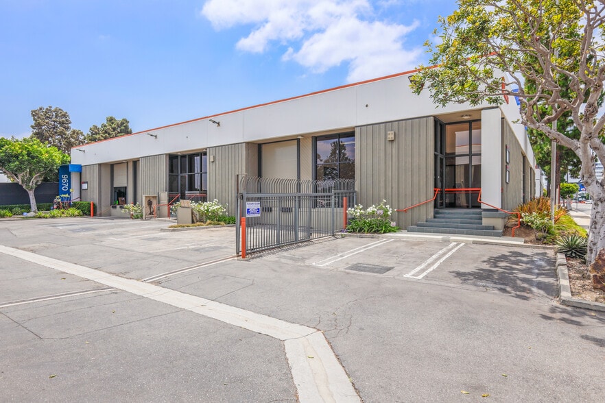 9610-9680 S La Cienega Blvd, Inglewood, CA à louer - Photo principale – Image 1 sur 8