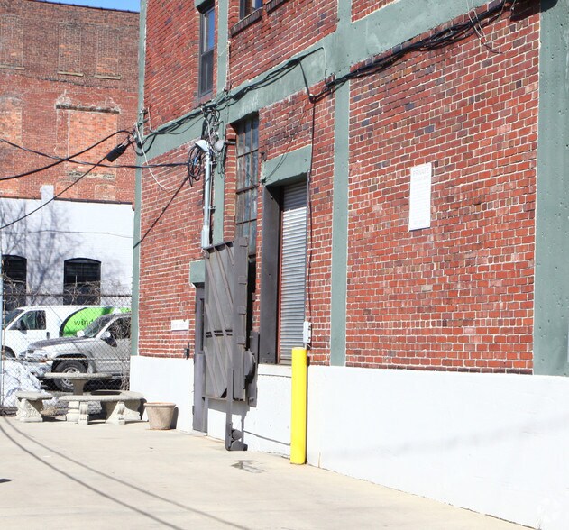 211 N 5th St, Columbus, OH à louer - Photo de l’immeuble – Image 2 sur 9