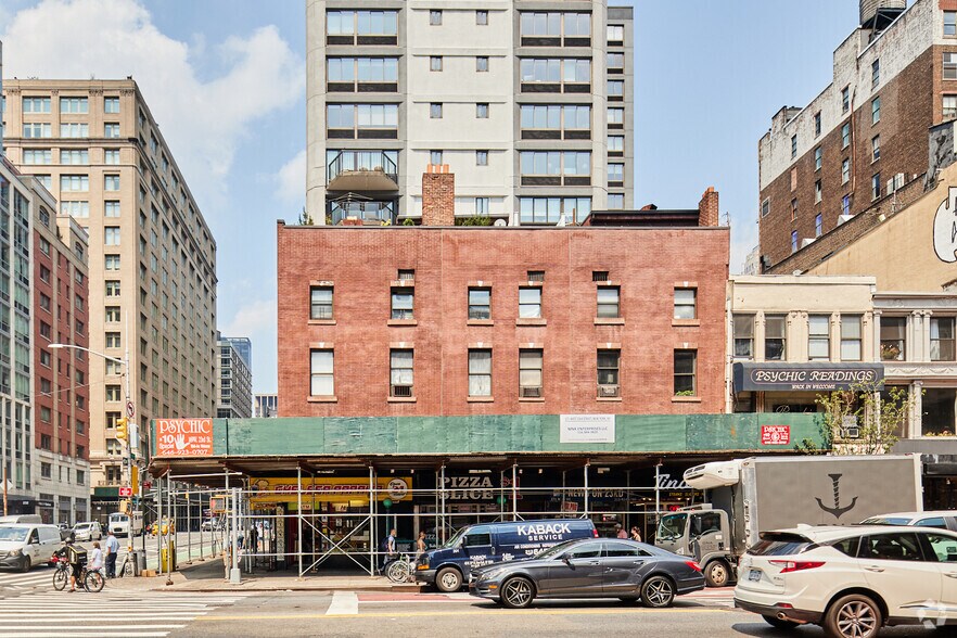 171 W 23rd St, New York, NY à louer - Photo de l’immeuble – Image 3 sur 3