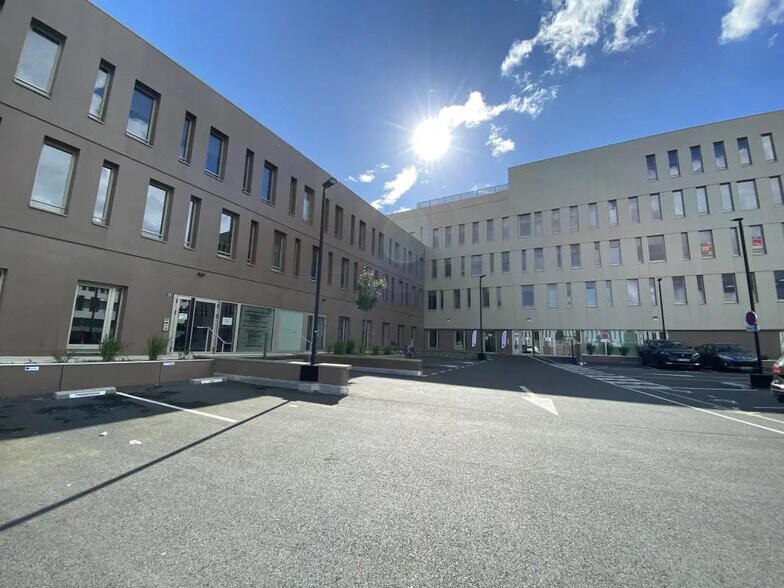 Bureau dans Rennes à vendre - Photo de l’immeuble – Image 2 sur 10