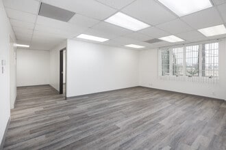172 N Tustin St, Orange, CA à louer Numérisation 3D Matterport– Image 1 sur 5