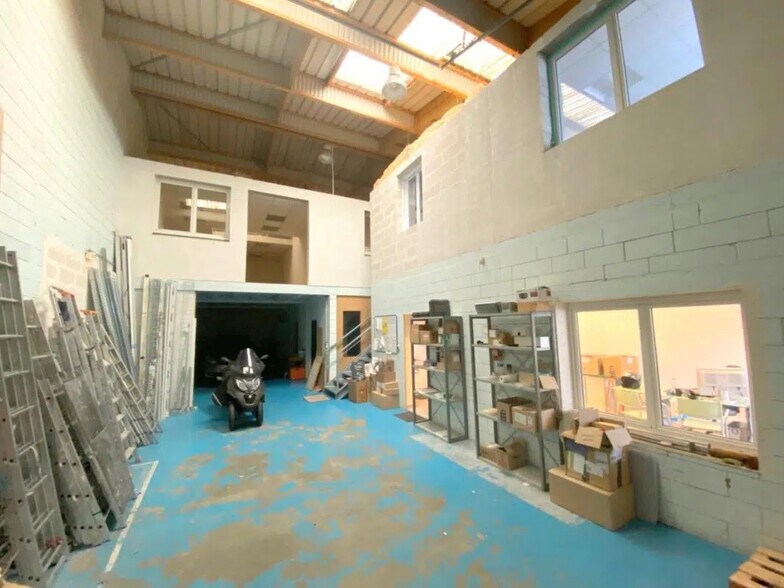 Bureau dans Morainvilliers à louer - Photo intérieure – Image 2 sur 10