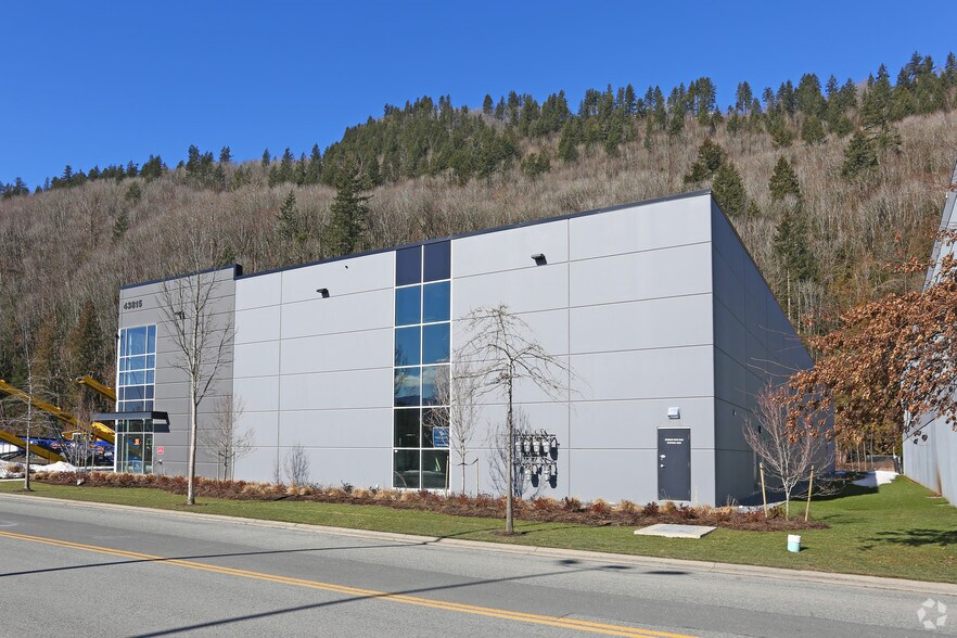 43815 Progress Way, Chilliwack, BC à louer - Photo de l’immeuble – Image 3 sur 3