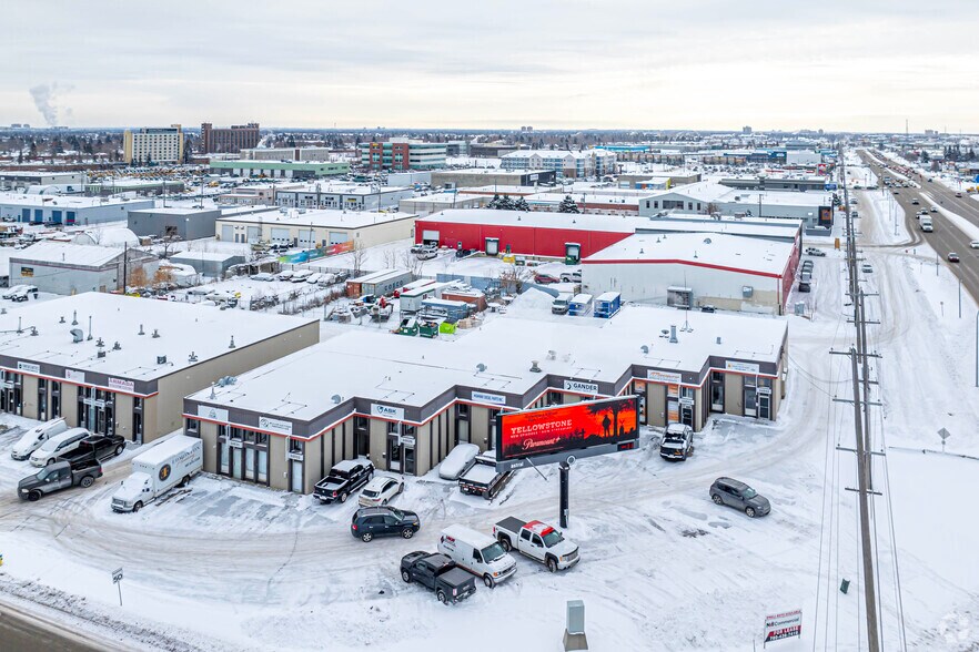 16931-16943 111 Av NW, Edmonton, AB à louer - Aérien – Image 3 sur 5