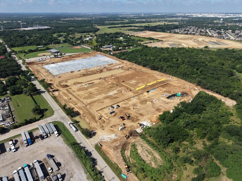7200 Anglin Dr, Forest Hill, TX à louer - Photo de l’immeuble – Image 3 sur 4