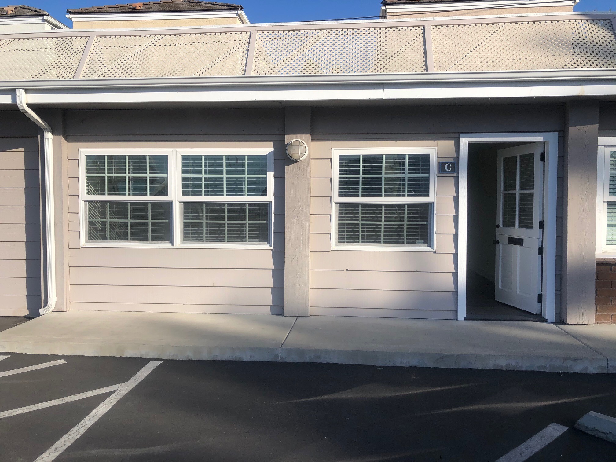 333 Shipyard Way, Newport Beach, CA à louer Photo intérieure– Image 1 sur 10