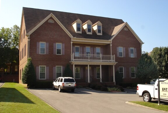 113 Hazel Path, Hendersonville, TN à louer - Photo de l’immeuble – Image 2 sur 4