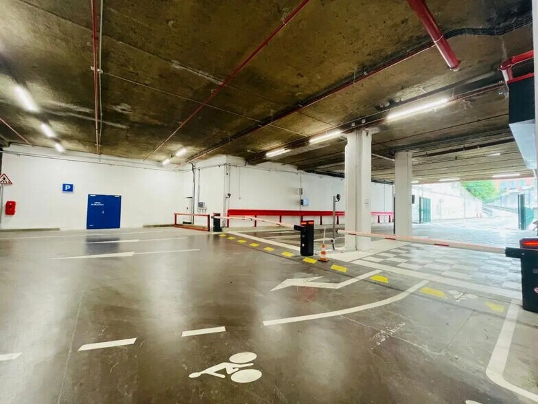 Industriel/Logistique dans Paris à louer - Photo de l’immeuble – Image 2 sur 6