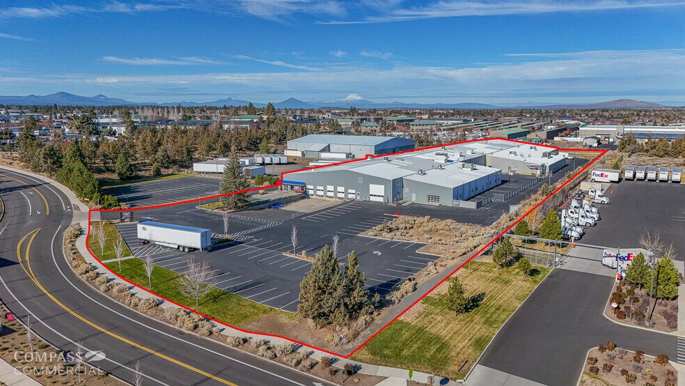 20730 Brinson Blvd, Bend, OR à louer - Photo principale – Image 1 sur 29