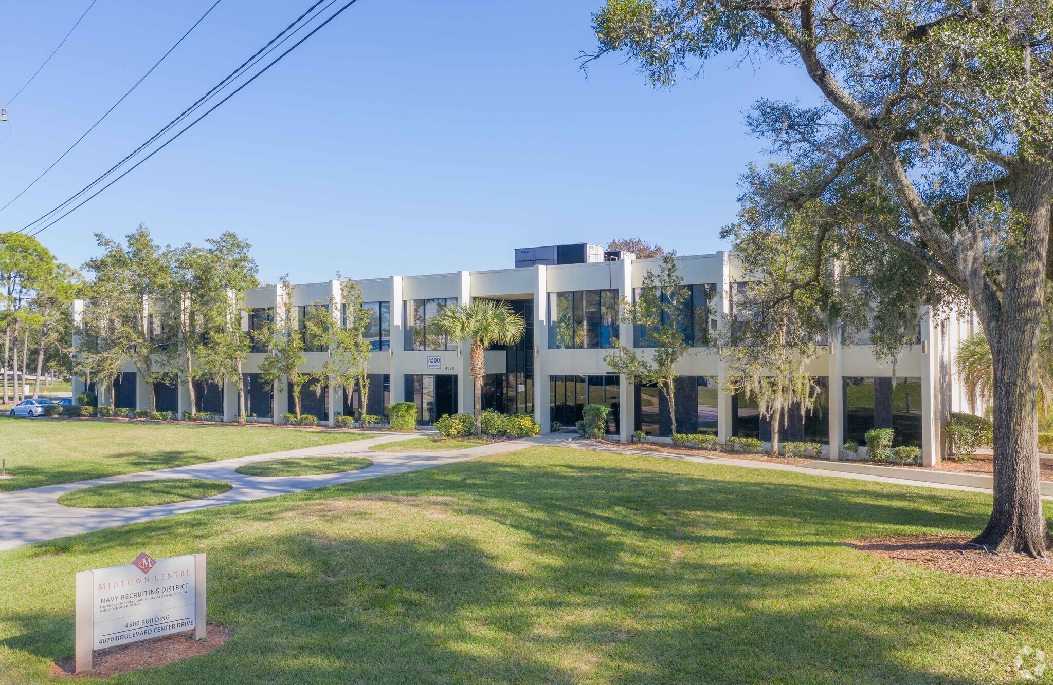 4070 Boulevard Center Dr, Jacksonville, FL à louer Photo de l’immeuble– Image 1 sur 6