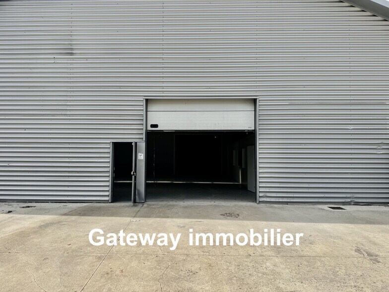 Industriel/Logistique dans Riom à vendre - Photo de l’immeuble – Image 2 sur 10