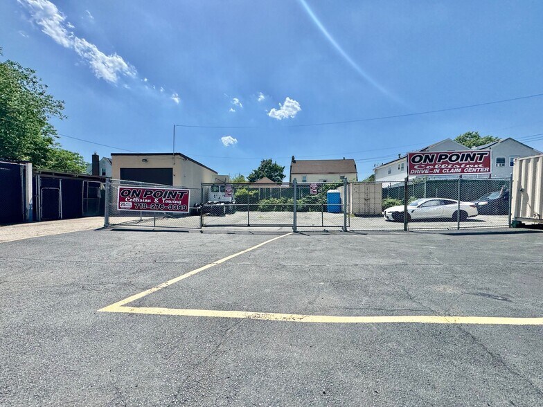 14610 Guy R Brewer Blvd, Jamaica, NY à vendre - Photo de l’immeuble – Image 2 sur 41