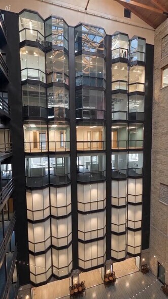 10 S 5th St, Minneapolis, MN à louer - Vidéo sur l’annonce professionnelle – Image 2 sur 12