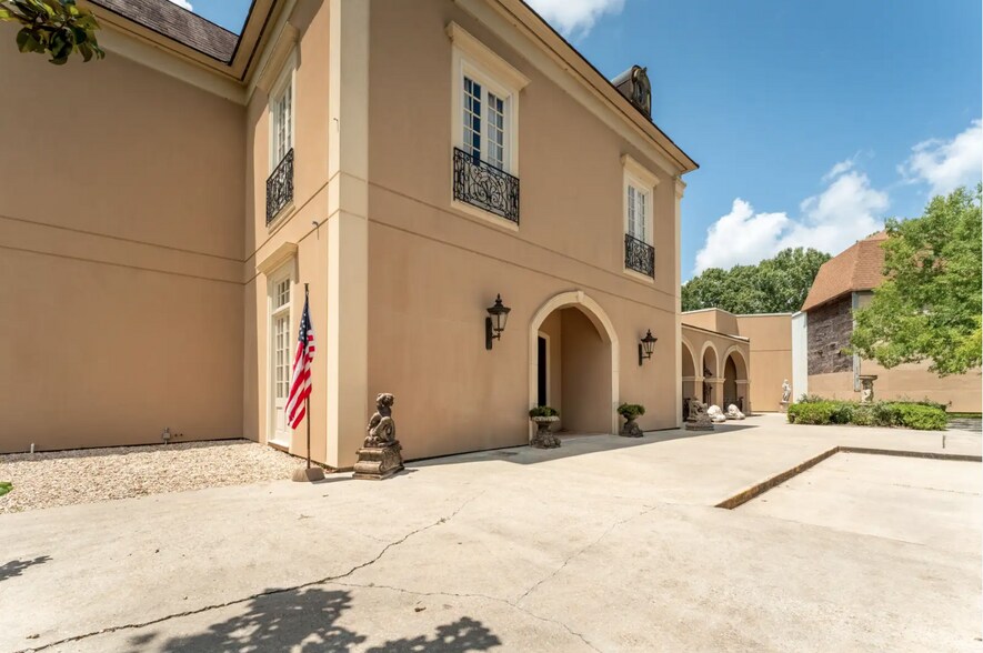 5330 Bluebonnet Rd, Baton Rouge, LA à vendre - Photo de l’immeuble – Image 3 sur 8