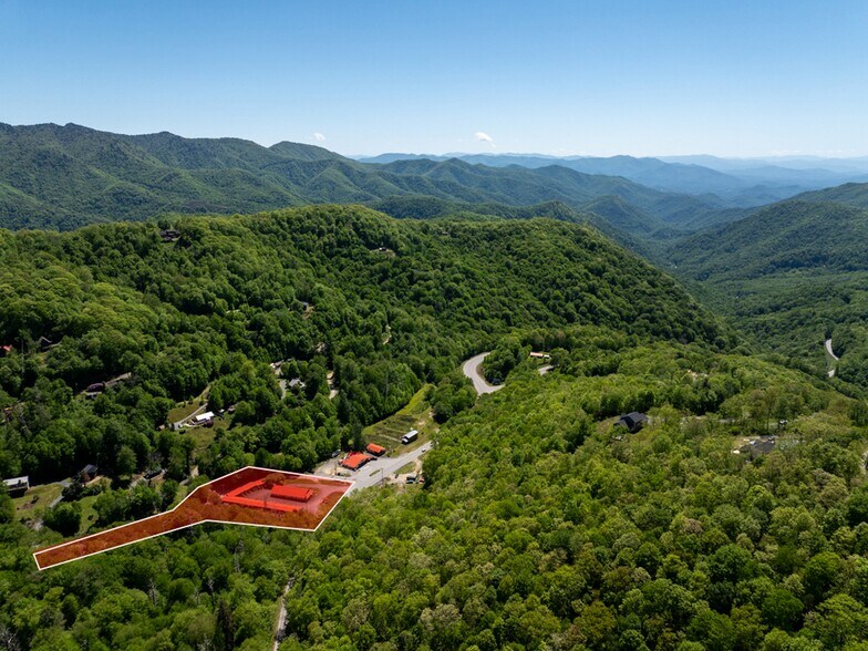 11242 US-19, Maggie Valley, NC à vendre - Photo de l’immeuble – Image 3 sur 14