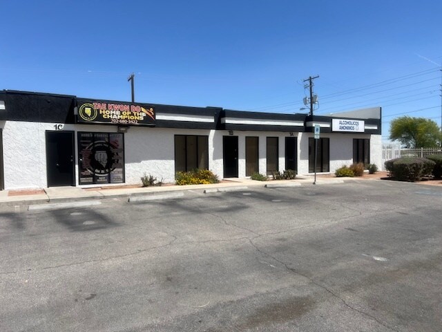 1703 Civic Center Dr, North Las Vegas, NV à louer - Photo de l’immeuble – Image 1 sur 13