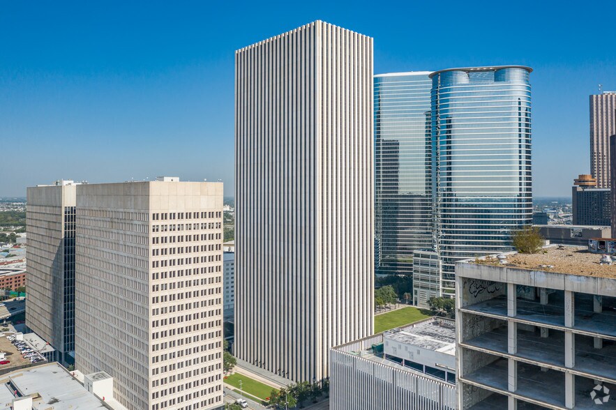 601 Jefferson St, Houston, TX à louer - Photo de l’immeuble – Image 2 sur 31
