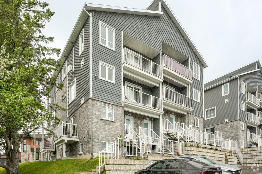 2105D Av Lapierre, Québec, QC à vendre - Photo de l’immeuble – Image 3 sur 3