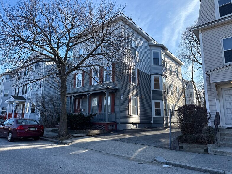 34 Wachusett St, Worcester, MA à vendre - Photo principale – Image 1 sur 1