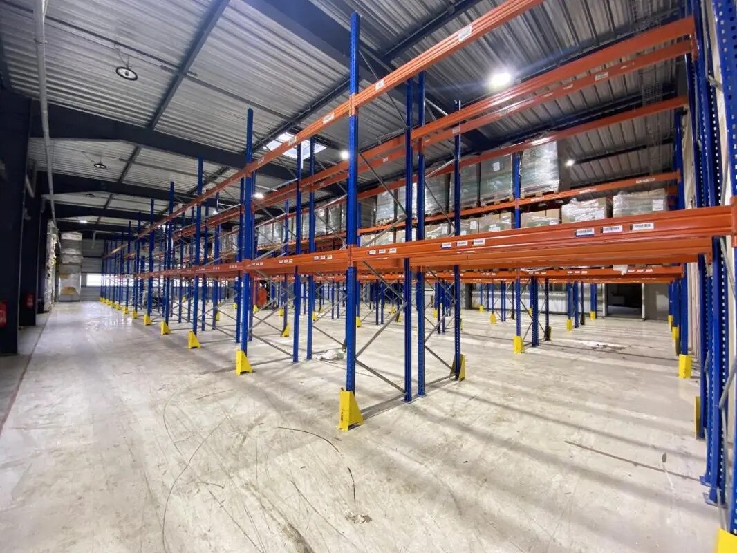 Industriel/Logistique dans Auneau-Bleury-Saint-Symphorien à louer Photo principale– Image 1 sur 14