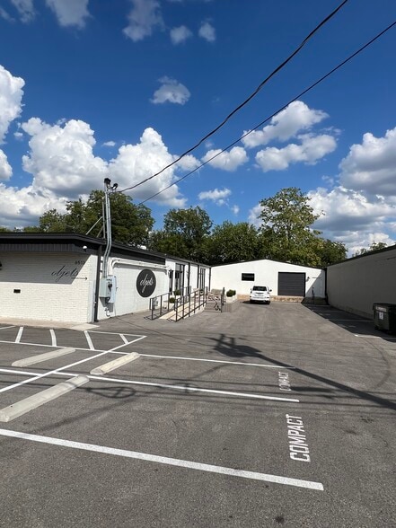 6513 Burnet Ln, Austin, TX à vendre - Photo de l’immeuble – Image 3 sur 6
