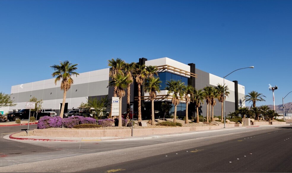 5795 N Hollywood Blvd, Las Vegas, NV à vendre - Photo de l’immeuble – Image 1 sur 6