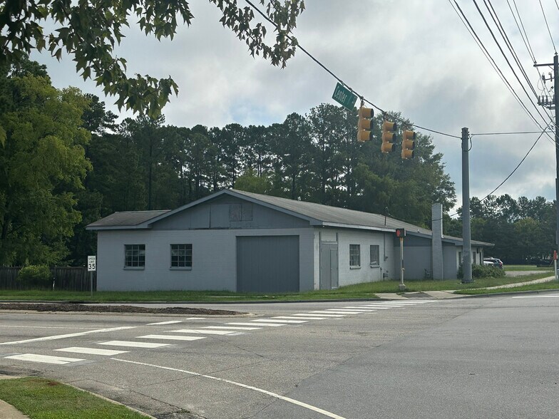 807 Center St, Apex, NC à louer - Photo de l’immeuble – Image 3 sur 6