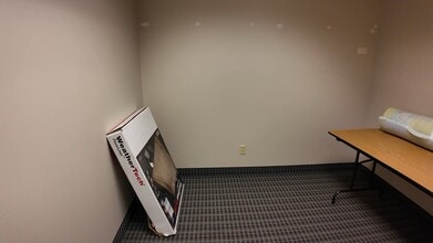 1800 Pioneer Creek Ctr, Maple Plain, MN à louer - Vidéo sur l’annonce professionnelle