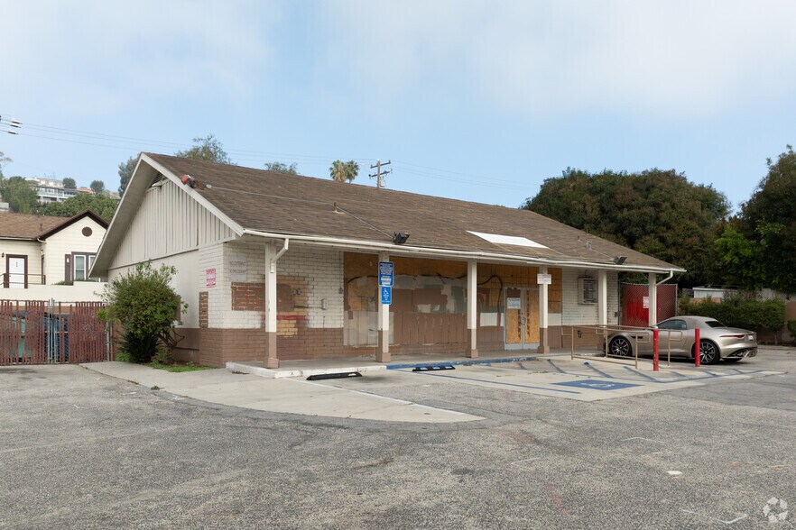1007 E Main St, Ventura, CA à vendre - Photo de l’immeuble – Image 2 sur 3