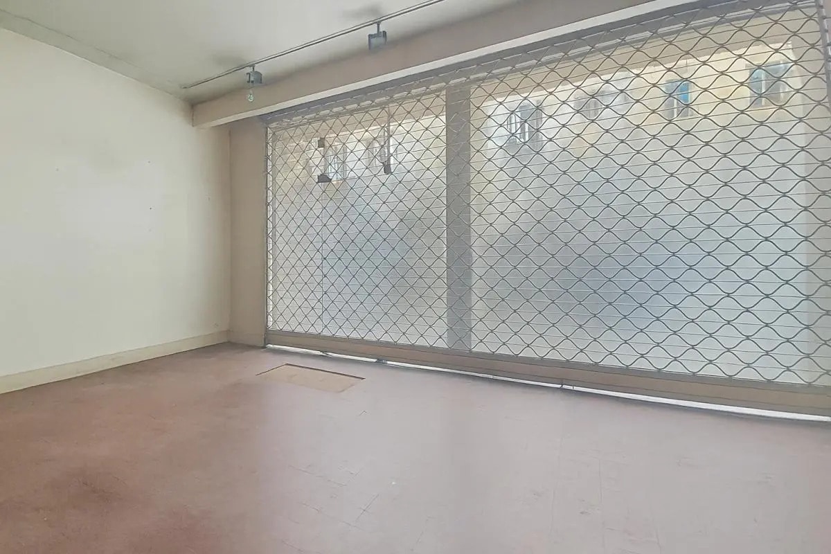 Immeuble residentiel dans Paris à vendre Photo intérieure– Image 1 sur 7