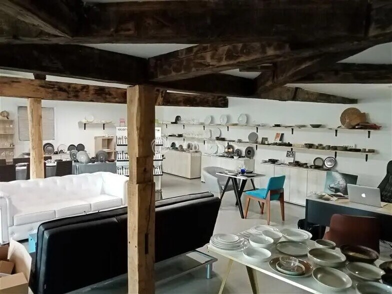 Bureau dans Cognac à louer - Photo de l’immeuble – Image 2 sur 4