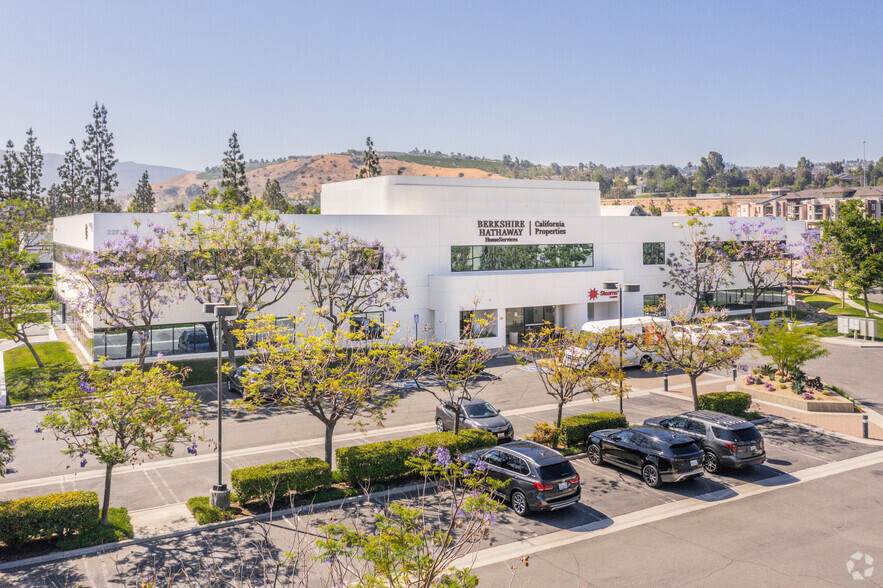 22800 Savi Ranch, Yorba Linda, CA à louer - Photo de l’immeuble – Image 1 sur 13