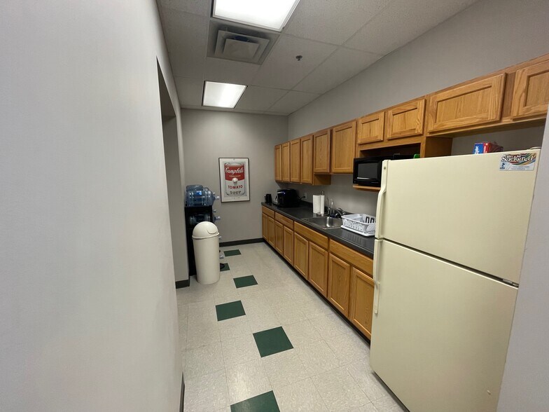 455 SW 5th St, Des Moines, IA à louer - Photo de l’immeuble – Image 3 sur 11