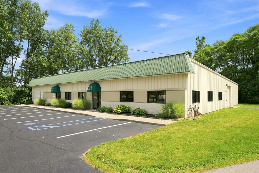 615-619 Commerce Rd, Richmond, IN à louer - Photo de l’immeuble – Image 1 sur 33