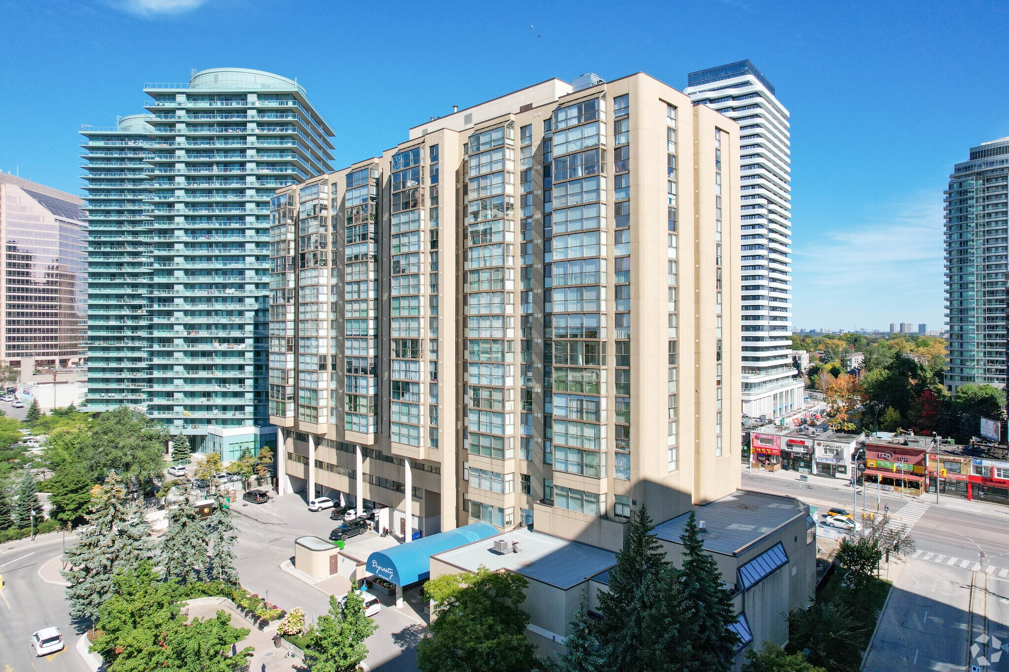 5460 Yonge St, Toronto, ON à louer Photo principale– Image 1 sur 6