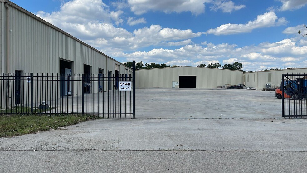5148 Lotus St, Houston, TX à louer - Photo de l’immeuble – Image 1 sur 5