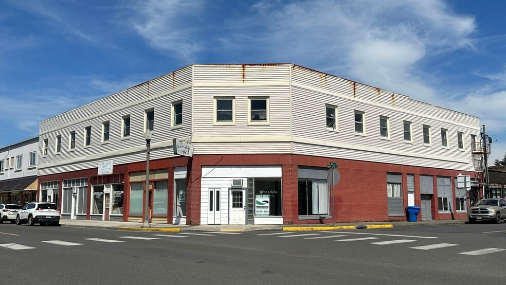 408 Pacific Ave S, Kelso, WA à louer - Photo principale – Image 1 sur 1