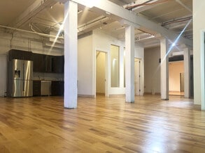 65 Bellwoods Ave, Toronto, ON à louer Photo intérieure– Image 1 sur 20