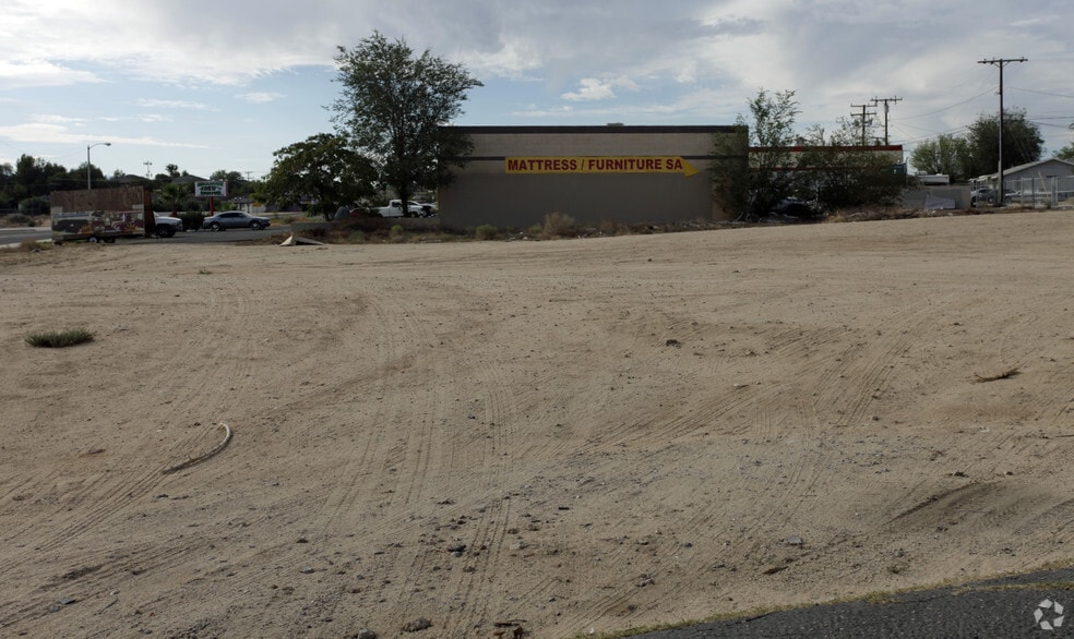 Village Dr, Victorville, CA à vendre - Photo de l’immeuble – Image 1 sur 1