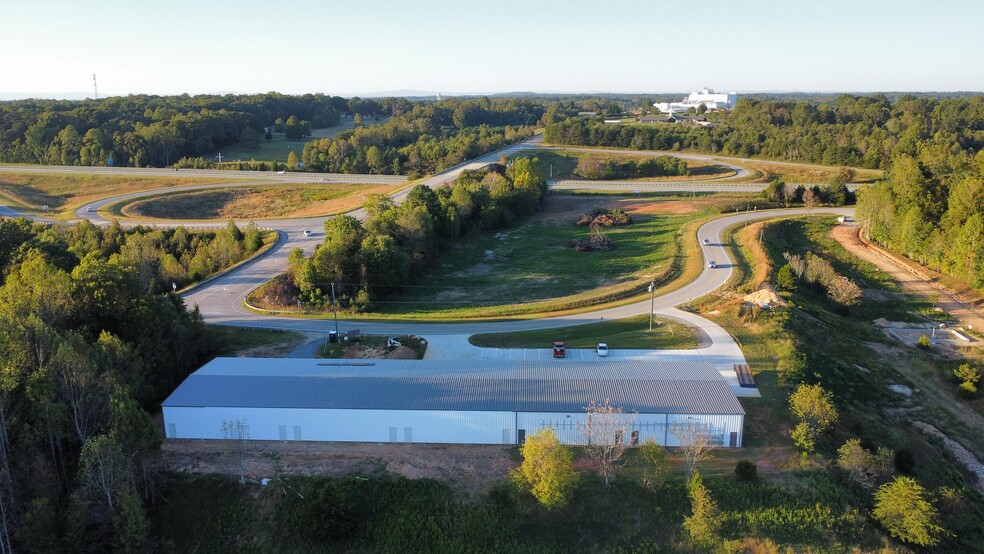 Service Rd, Yadkinville, NC à vendre - Photo de l’immeuble – Image 1 sur 5