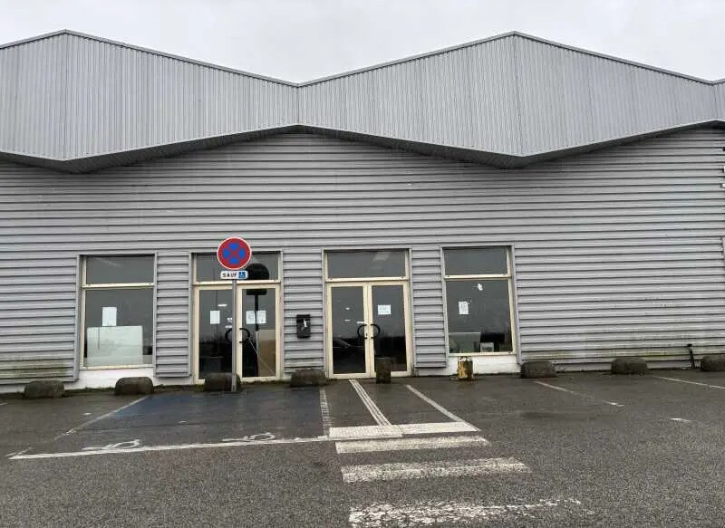 Local commercial dans GONFREVILLE-L'ORCHER à louer - Photo de l’immeuble – Image 2 sur 2