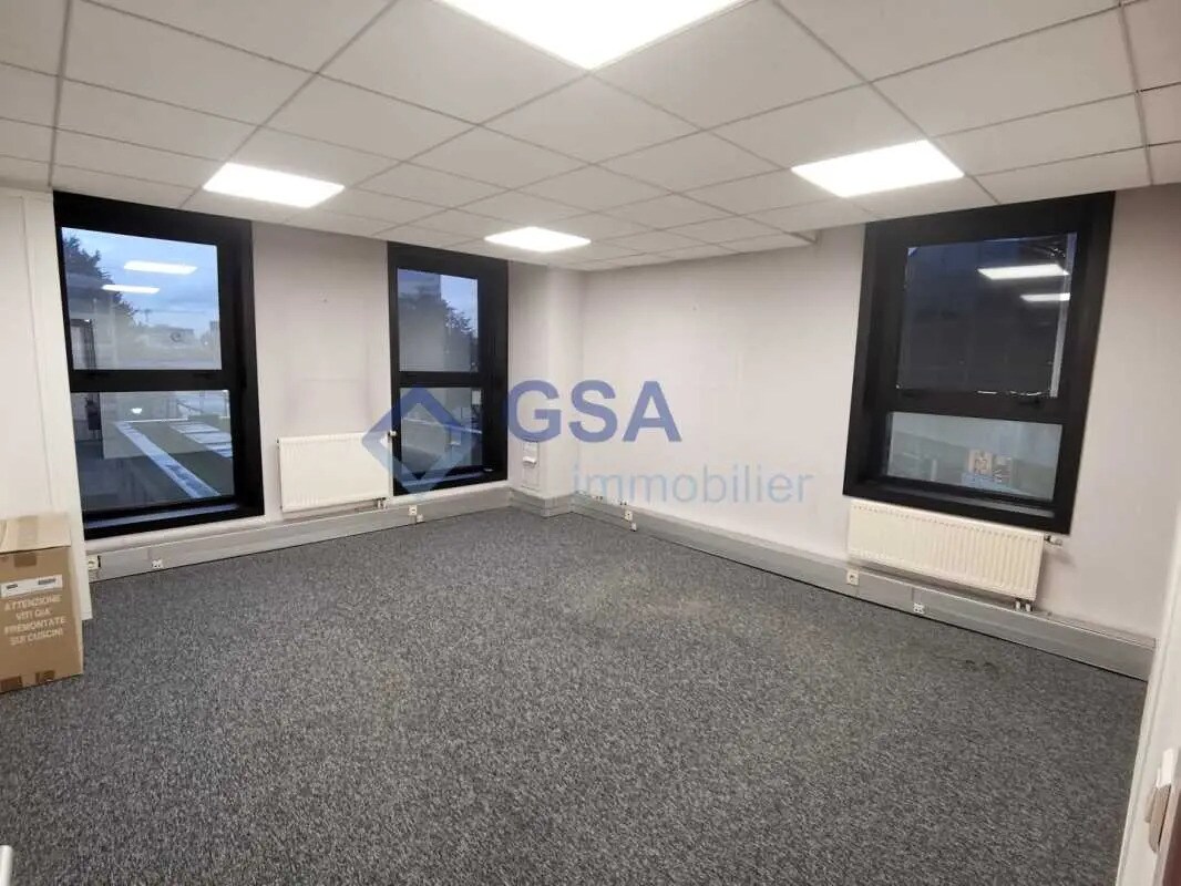 Bureau dans Évry-Courcouronnes à louer Photo intérieure– Image 1 sur 7