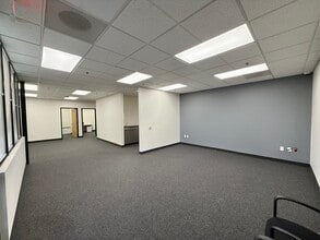 6180 North Hollywood Blvd, Las Vegas, NV à louer Photo intérieure– Image 2 sur 14