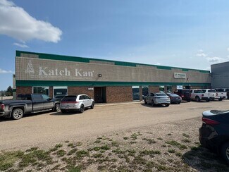 Plus de détails pour 8305 Davies Rd NW, Edmonton, AB - Local d’activités à vendre