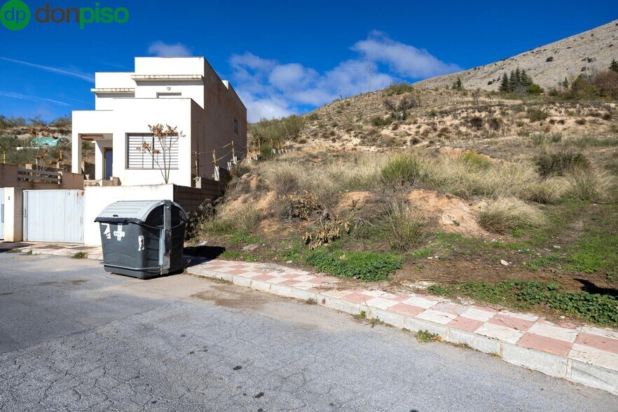 Avenida Príncipe Felipe, 2, Alfacar, Granada à vendre - Photo de l’immeuble – Image 3 sur 15