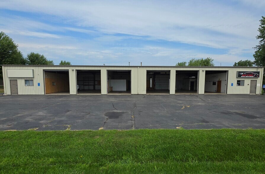 W6131 Schroth Ln, Greenville, WI à vendre - Photo de l’immeuble – Image 2 sur 13