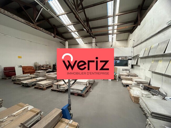 Plus de détails pour Local d'activités à louer