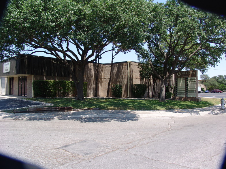 10203 Kotzebue St, San Antonio, TX à louer - Photo de l’immeuble – Image 3 sur 18