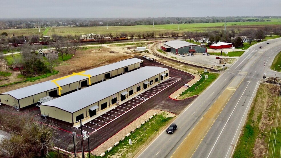 3556 FM 78, Mcqueeney, TX à louer - Photo de l’immeuble – Image 2 sur 12